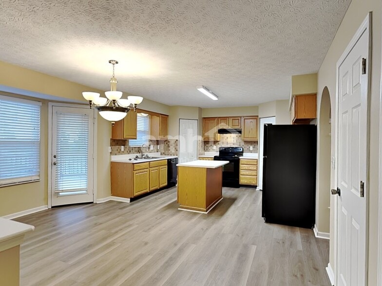 Building Photo - 1009 Legacy Ln SW