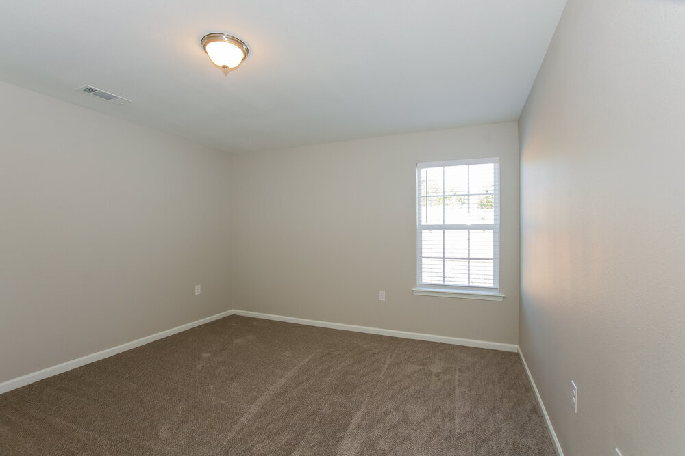 Building Photo - 1860 Eastway Dr