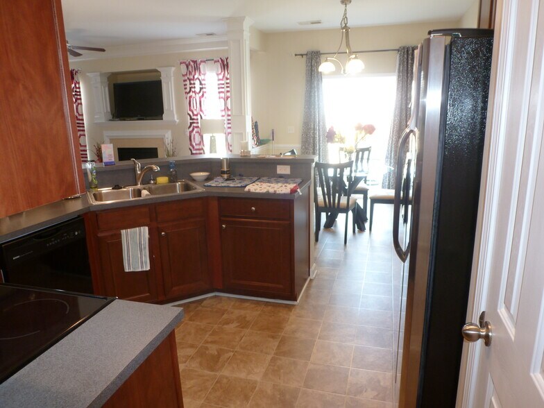 Building Photo - 107 Portland Falls Dr