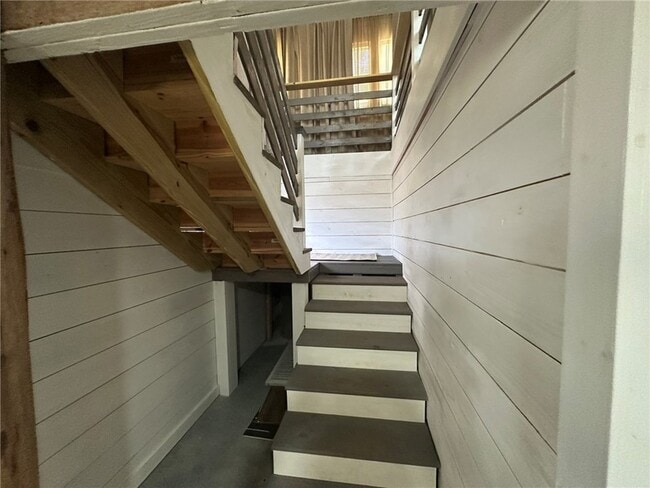 Building Photo - 810 S Sandpiper St