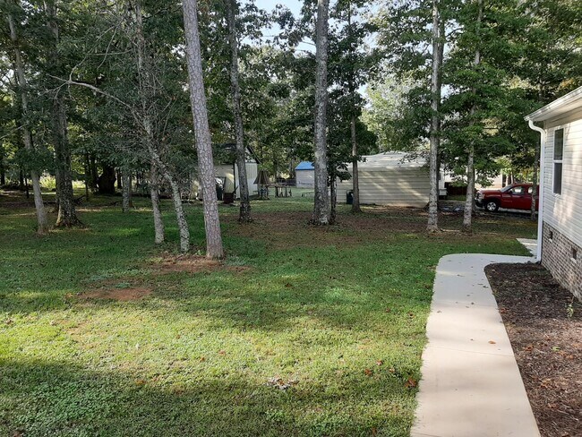 Building Photo - 197 Brandenburg Dr