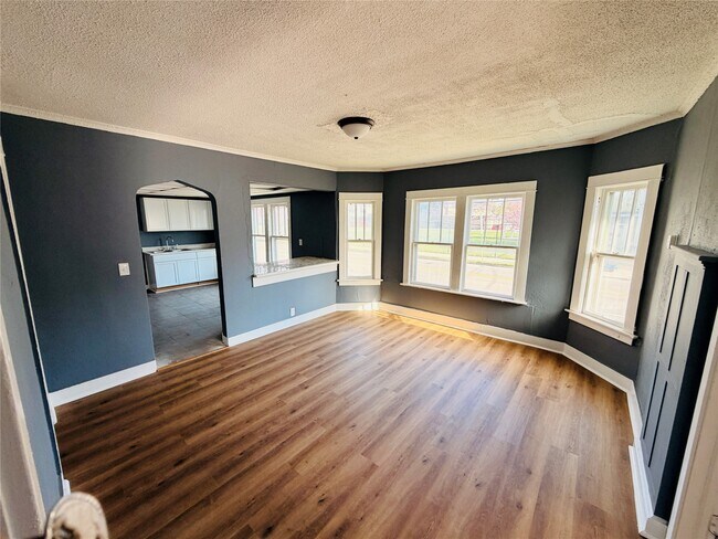 Building Photo - 528 Chenango St