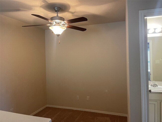 Building Photo - 6422 Stoney Creek Dr