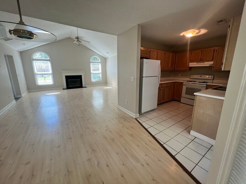 Building Photo - 4415 Bridgeport Dr