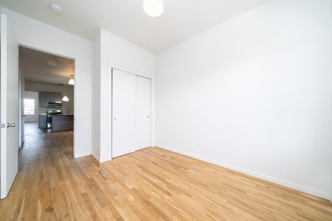 Building Photo - 386 Bergen Ave