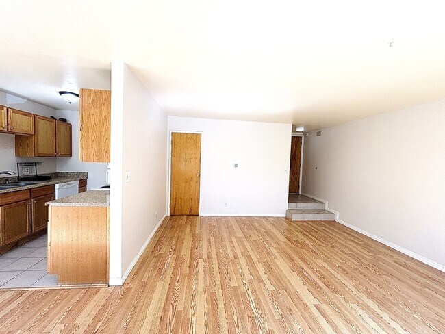 Building Photo - 131 S 1000 E