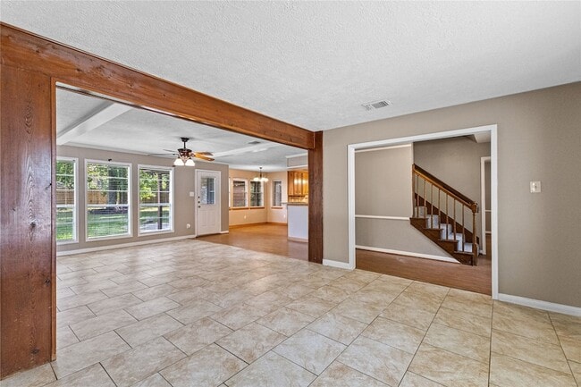 Building Photo - 5718 Upper Lake Dr