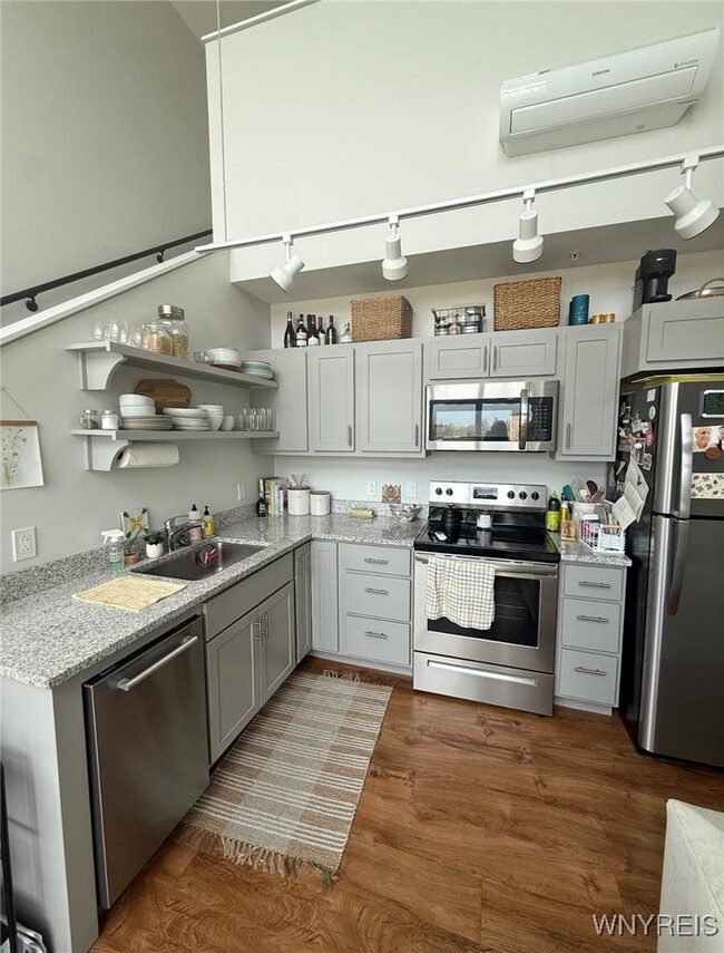 Building Photo - 1585 Hertel Ave