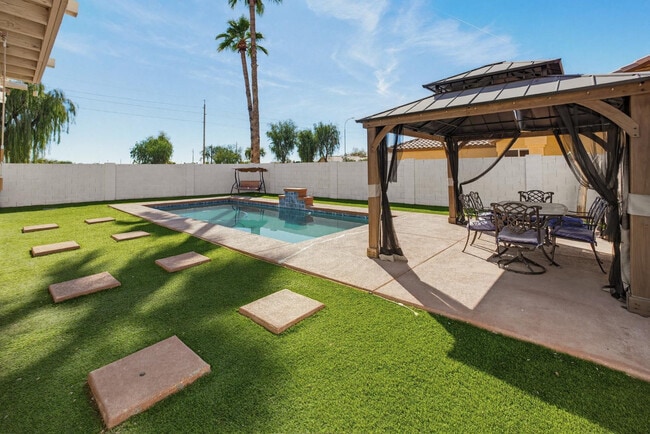 Building Photo - 288 S Jesse St