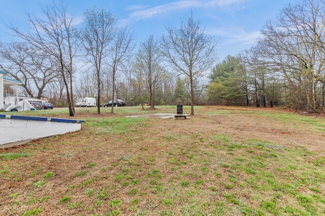 Building Photo - Spacious 3-Bed/1.5-Bath Home with Classic ...