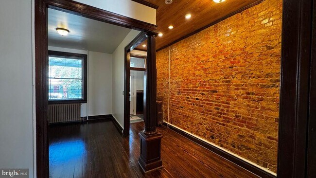 Building Photo - 18 16th St NE