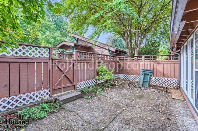 Building Photo - Spacious 1-Bedroom Plus Bonus Room in Forest Grove! BEST PRICE $1,650!!!