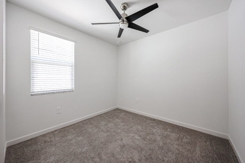 Building Photo - 1137 E Kachina Trl