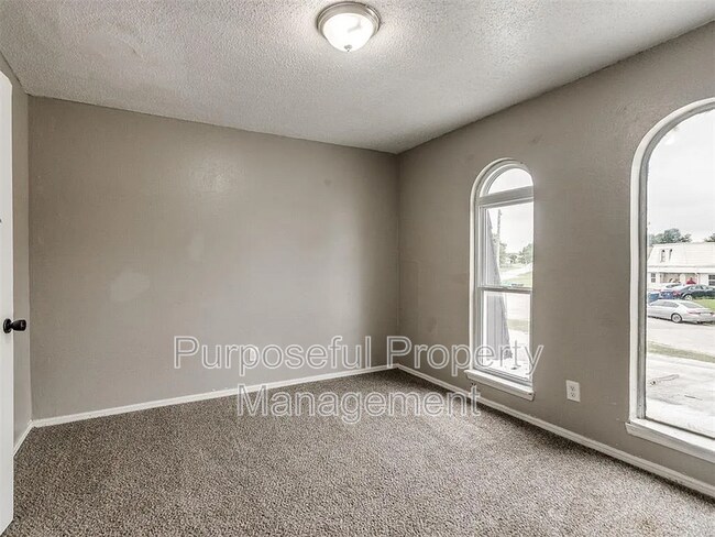 Building Photo - 6814 Lancer Ln