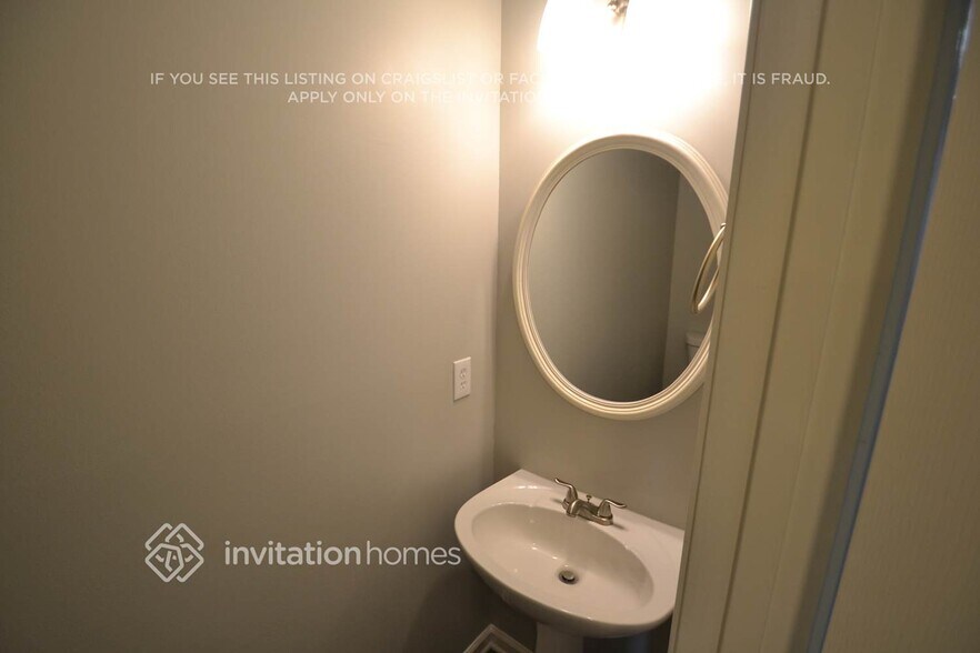 Building Photo - 2697 Chadwick Ln NW