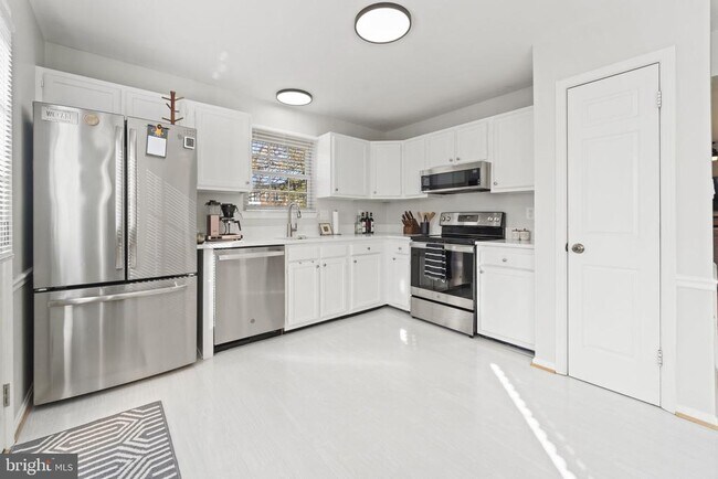 Building Photo - 13689 Water Springs Ct