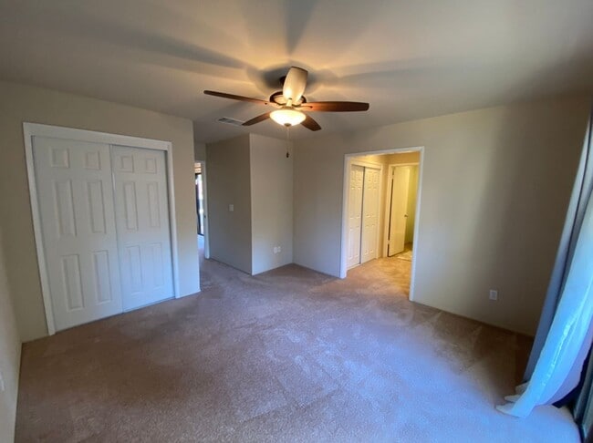 Building Photo - Two bedroom condo in Gated Community with ...