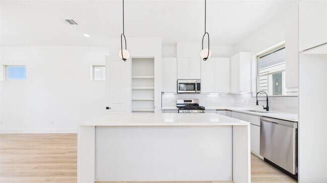 Building Photo - 5314 Terry St