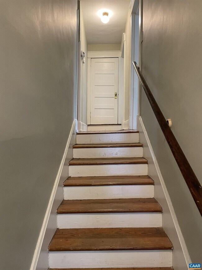 Building Photo - 954 Old Lynchburg Rd