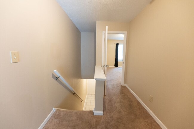 Building Photo - 185 Forest View Dr