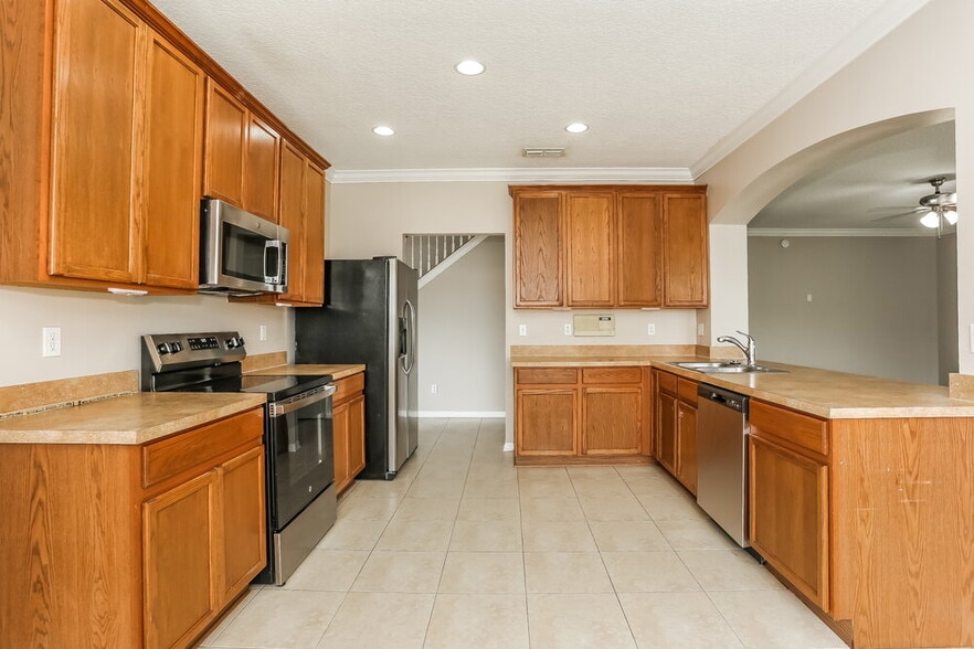 Building Photo - 703 Red Cedar Ct