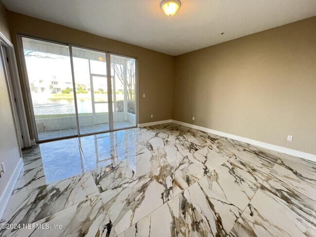 Building Photo - 4462 Ellipse Dr