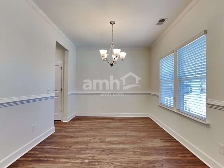 Building Photo - 201 Houston Dr