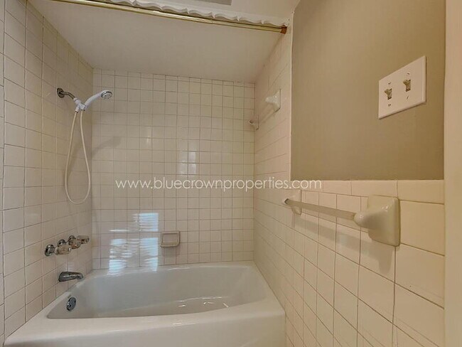 Building Photo - 8322 Lullwater Dr