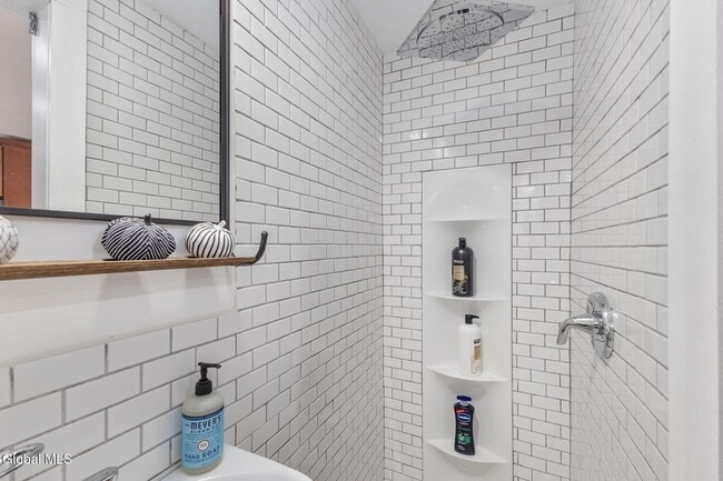 Building Photo - 83 Spring St