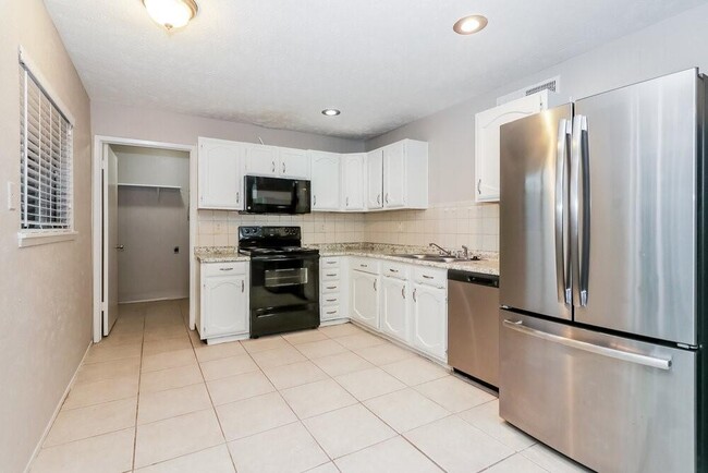 Building Photo - 17319 Northern Star Dr