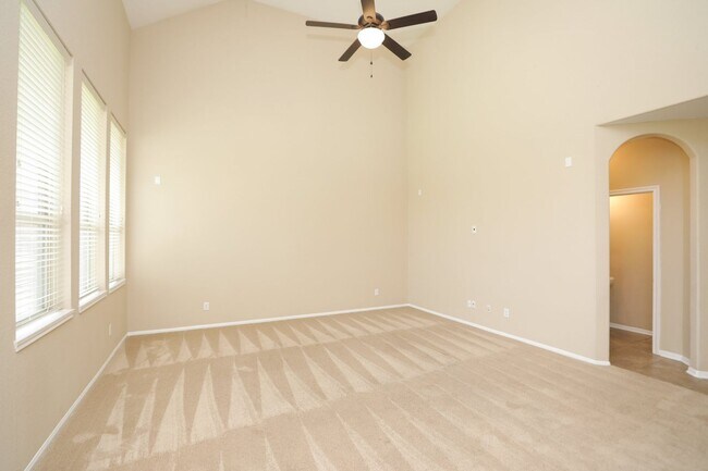 Building Photo - For Lease | 4 Bed, 2.5 Bath | 2,587 Sq Ft ...