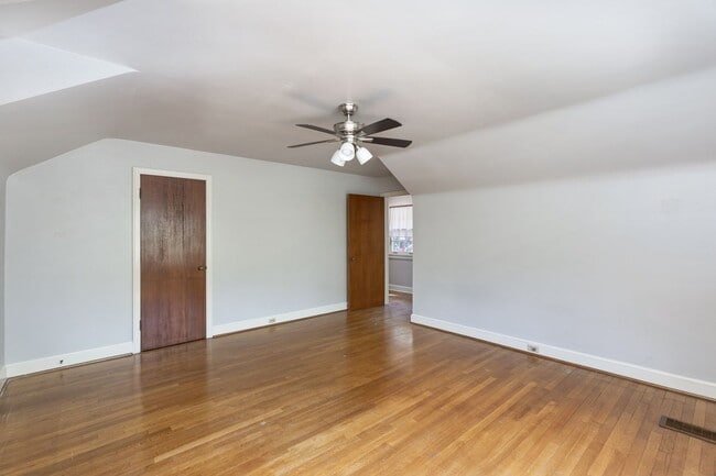 Building Photo - 915 Winston Pl