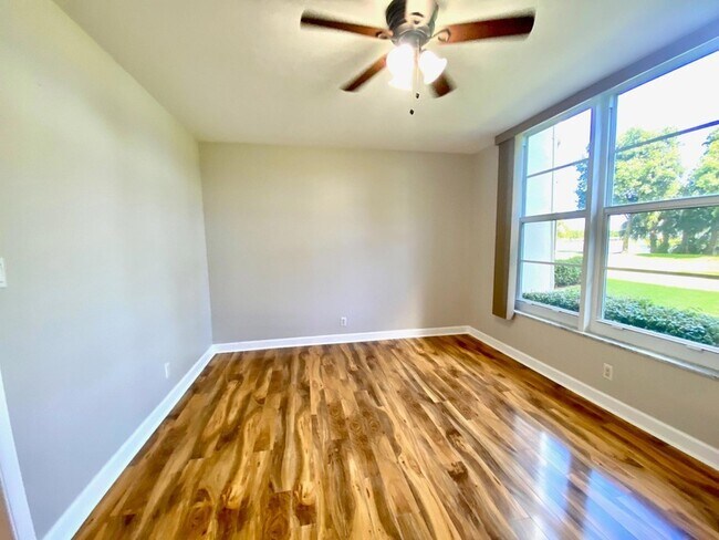 Building Photo - 3051 N Course Dr