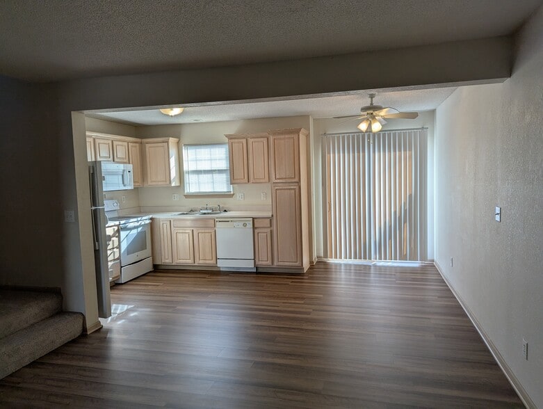 Kitchen - Dining Room - 203 W Nicholas Dr