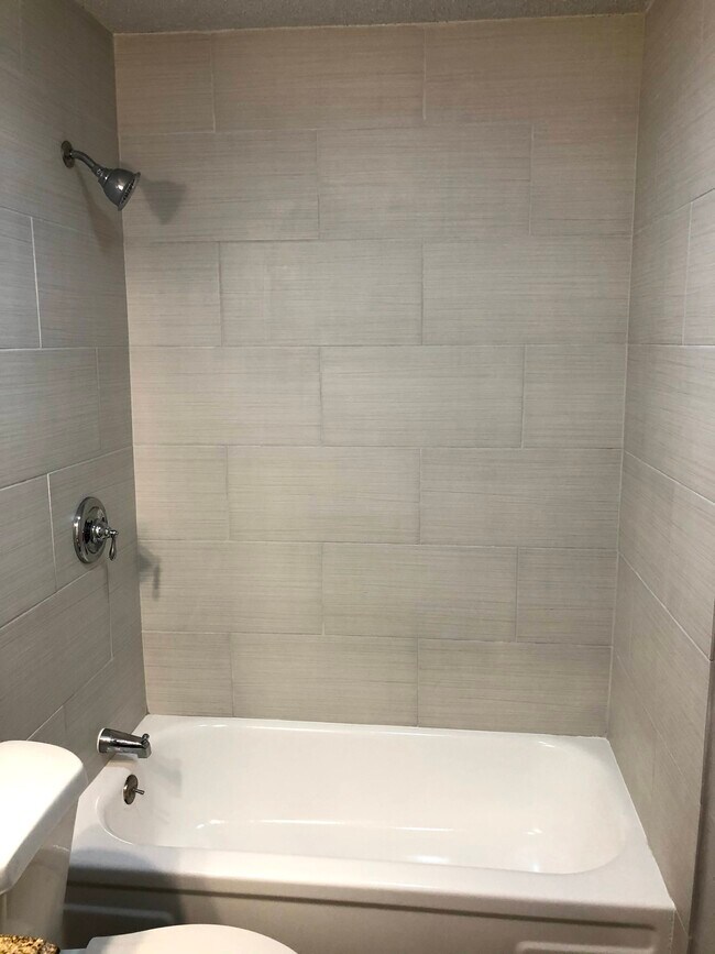 Building Photo - 1741 Crystal Way