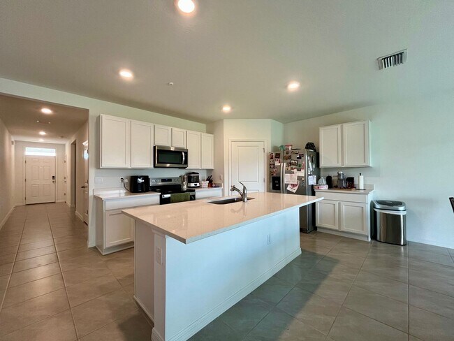 Building Photo - Beautiful New Build!