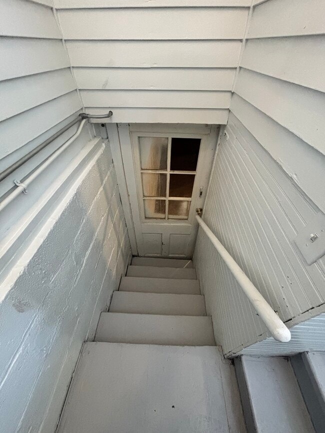 Building Photo - 713 E 144th St