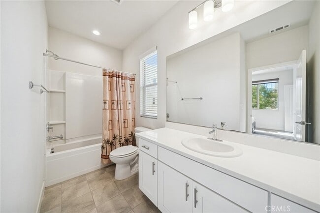 Building Photo - 121 Interval