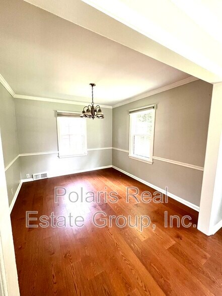 Building Photo - 4702 Rookwood Ave