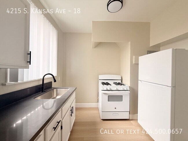 Building Photo - 4215 S Kansas Ave