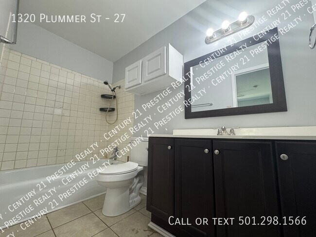 Building Photo - 1320 Plummer St