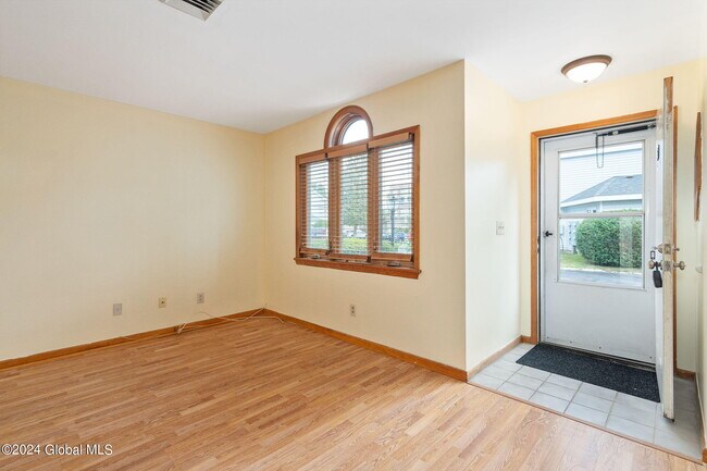 Building Photo - 222 North Ten Broeck Street