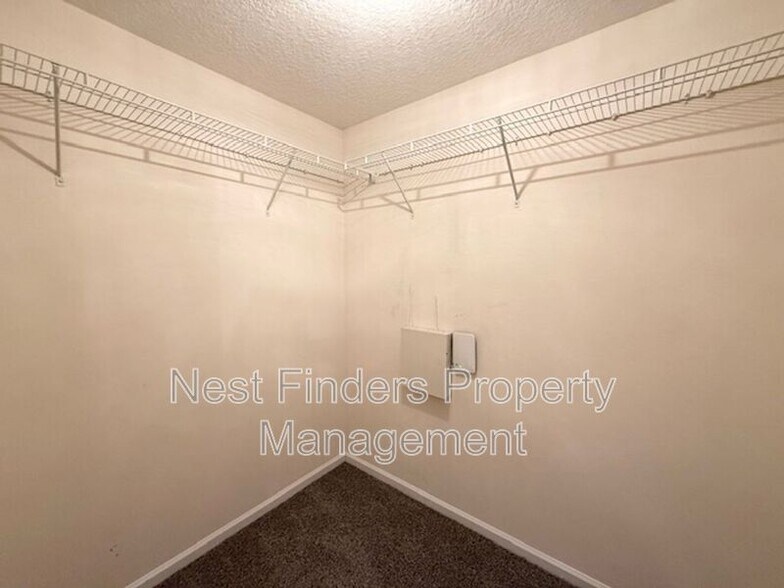 Building Photo - 551 Glendale Ln