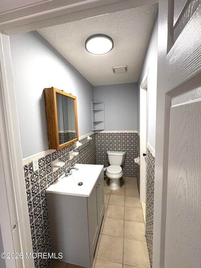 Building Photo - 5-6-6 Atlanta Ct