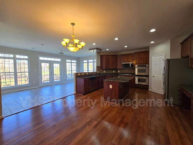 Building Photo - 2520 Post Oak Dr