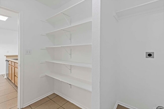 Building Photo - 3045 Pine Valley Dr