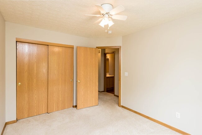 Building Photo - 1032 Pebble Brook Dr