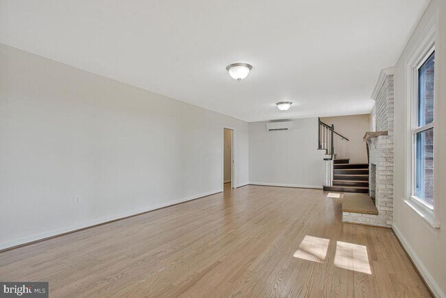 Building Photo - 9685 Howes Rd