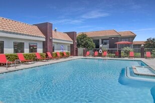 Building Photo - Summerhill Pointe Apartments