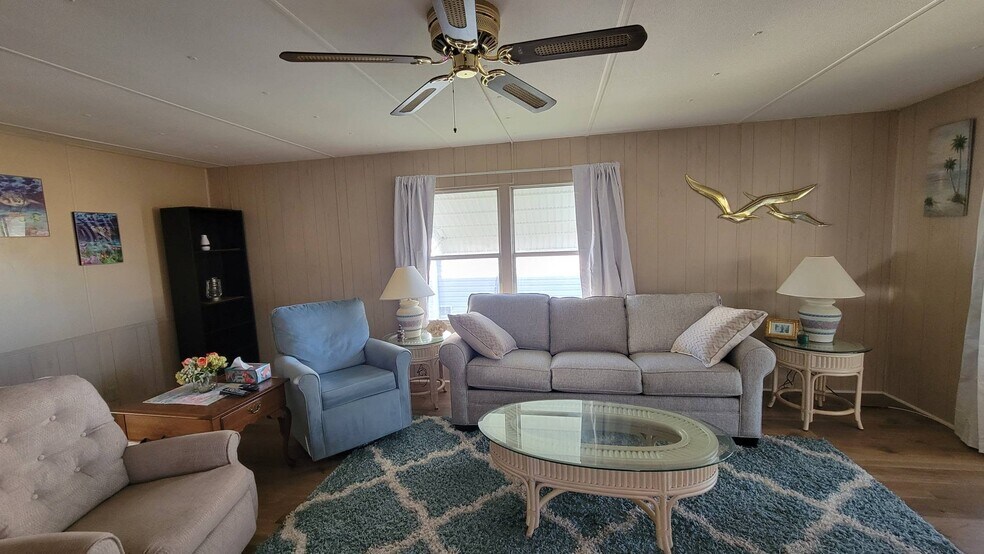 Living room - 3618 Stockton Rd